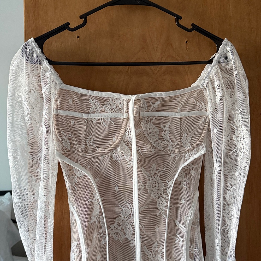 Elegant White Lace Maxi Dress - Picture 6 of 10